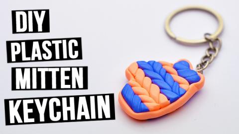  DIY Polymer Clay Mitten Keychain 